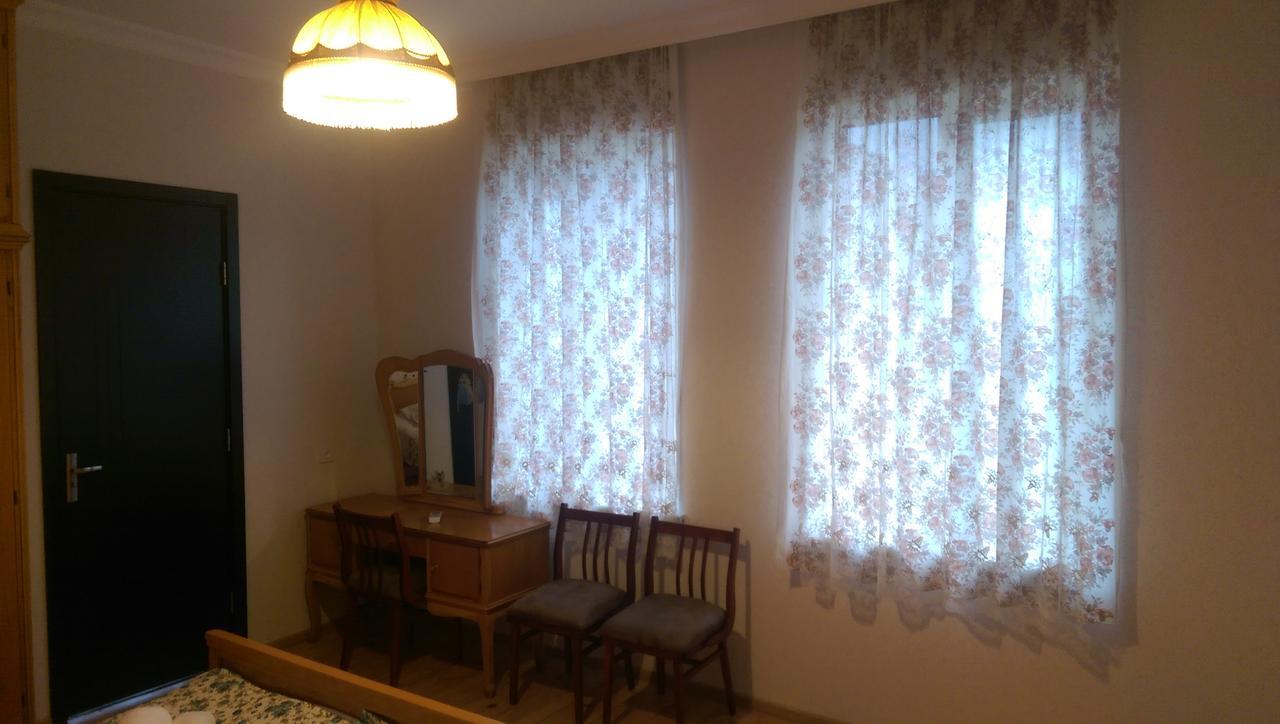 Doors Hotell Kutaisi Eksteriør bilde